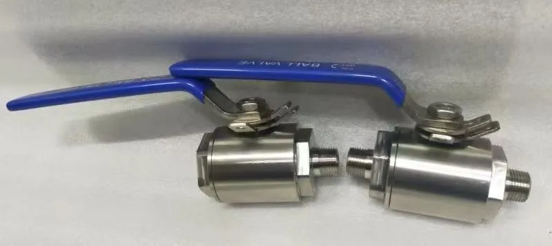 válvulas de bola roscadas compactas con manija azul